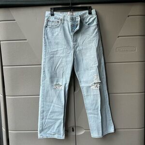 Levi Strauss - Women's Ribcage Straight Leg Jeans (Light Wash)